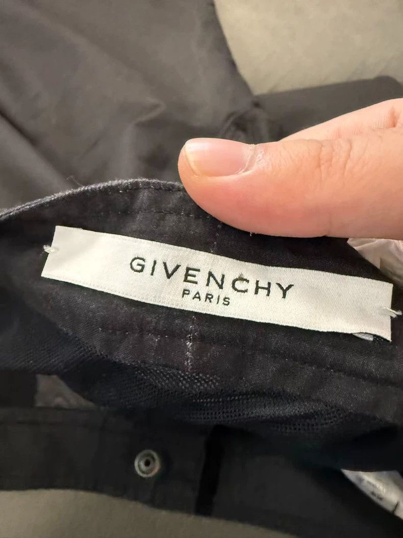 Givenchy Givenchy Black Figure Print Shorts - dmc Size US 26 / EU 42 - 3 Thumbnail