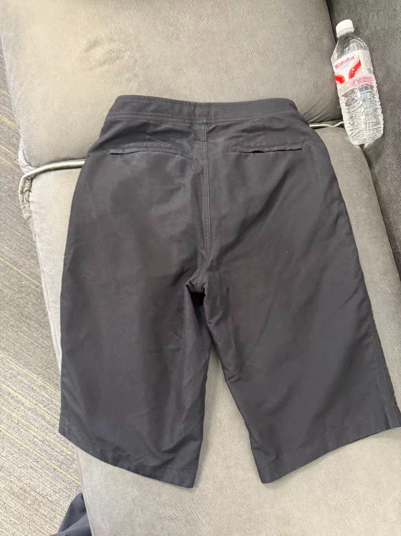 Givenchy Givenchy Black Figure Print Shorts - dmc Size US 26 / EU 42 - 2 Thumbnail