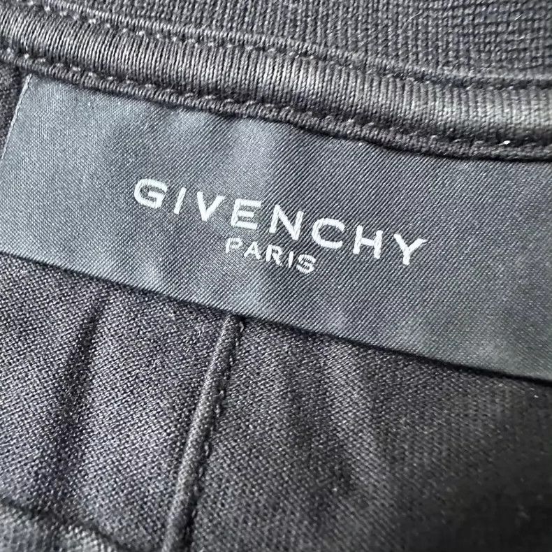 Givenchy Givenchy Black Metal Star Short Sleeve Tee - dmc Size US S / EU 44-46 / 1 - 3 Thumbnail