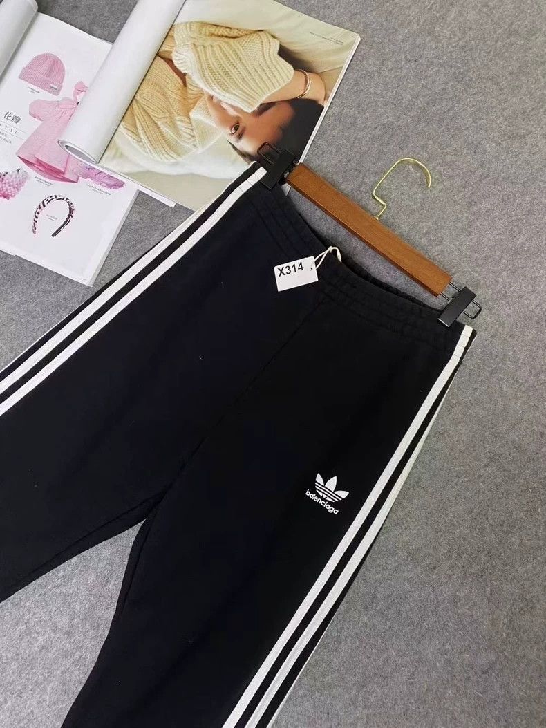 Balenciaga Balenciaga x Adidas collaborative sweatpants - dmc Size US 30 / EU 46 - 3 Thumbnail