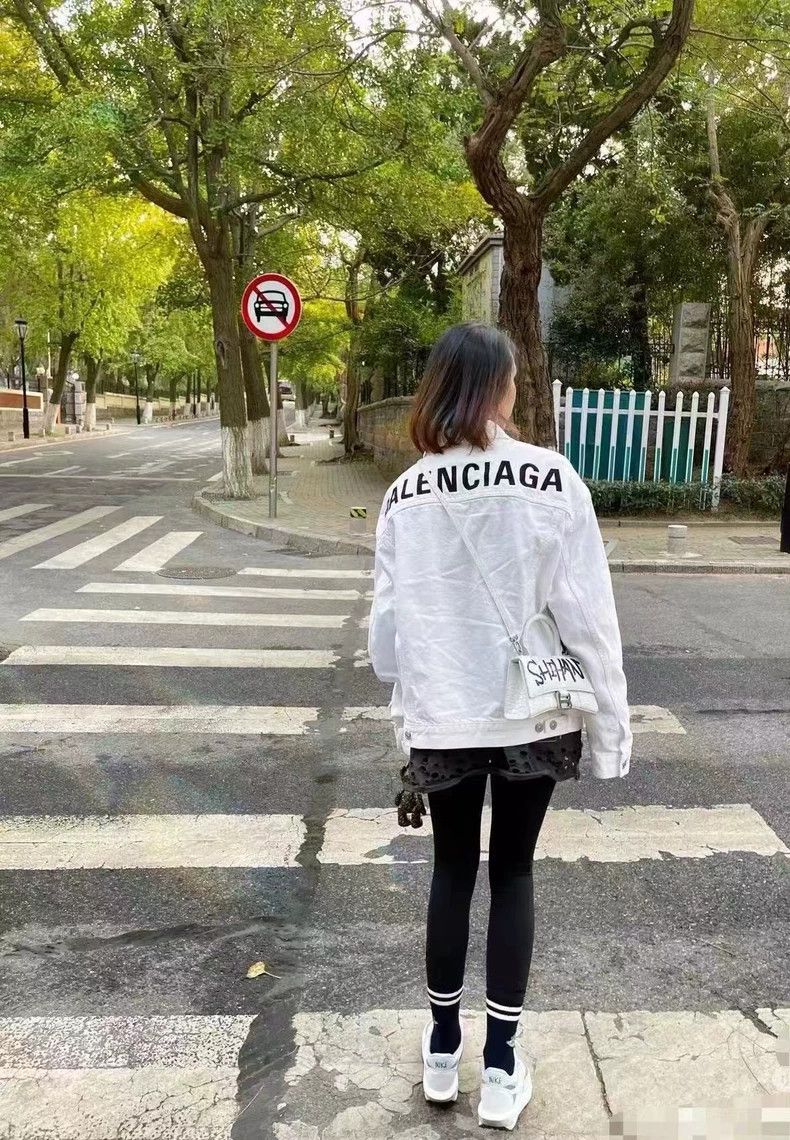 Balenciaga Balenciaga Back Logo Denim Jacket - dmc Size US XL / EU 56 / 4 - 8 Thumbnail