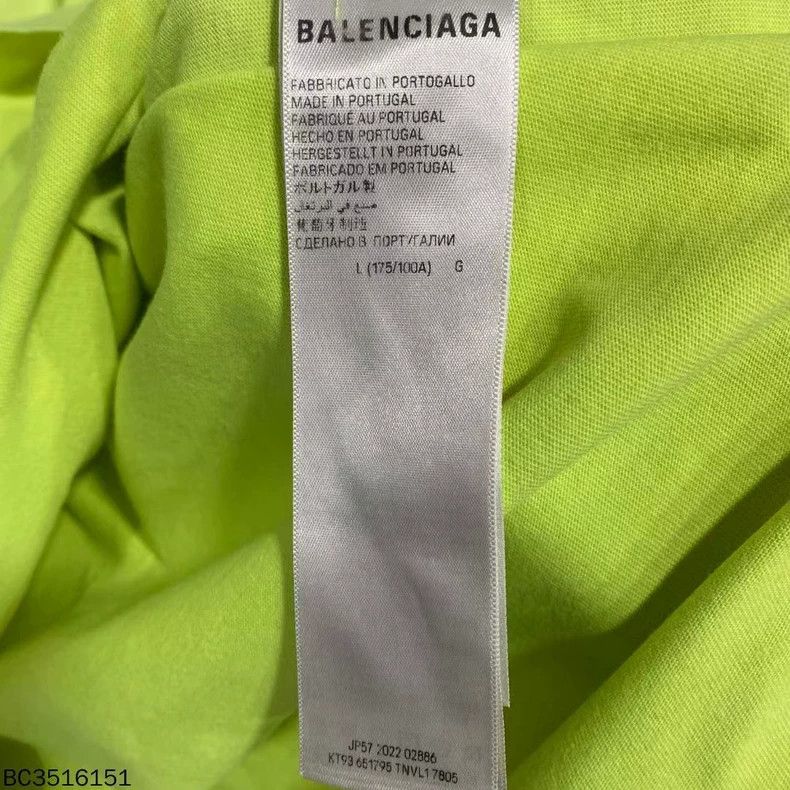 Balenciaga Balenciaga Distressed Logo Short Sleeve Tee - dmc Size US L / EU 52-54 / 3 - 5 Thumbnail