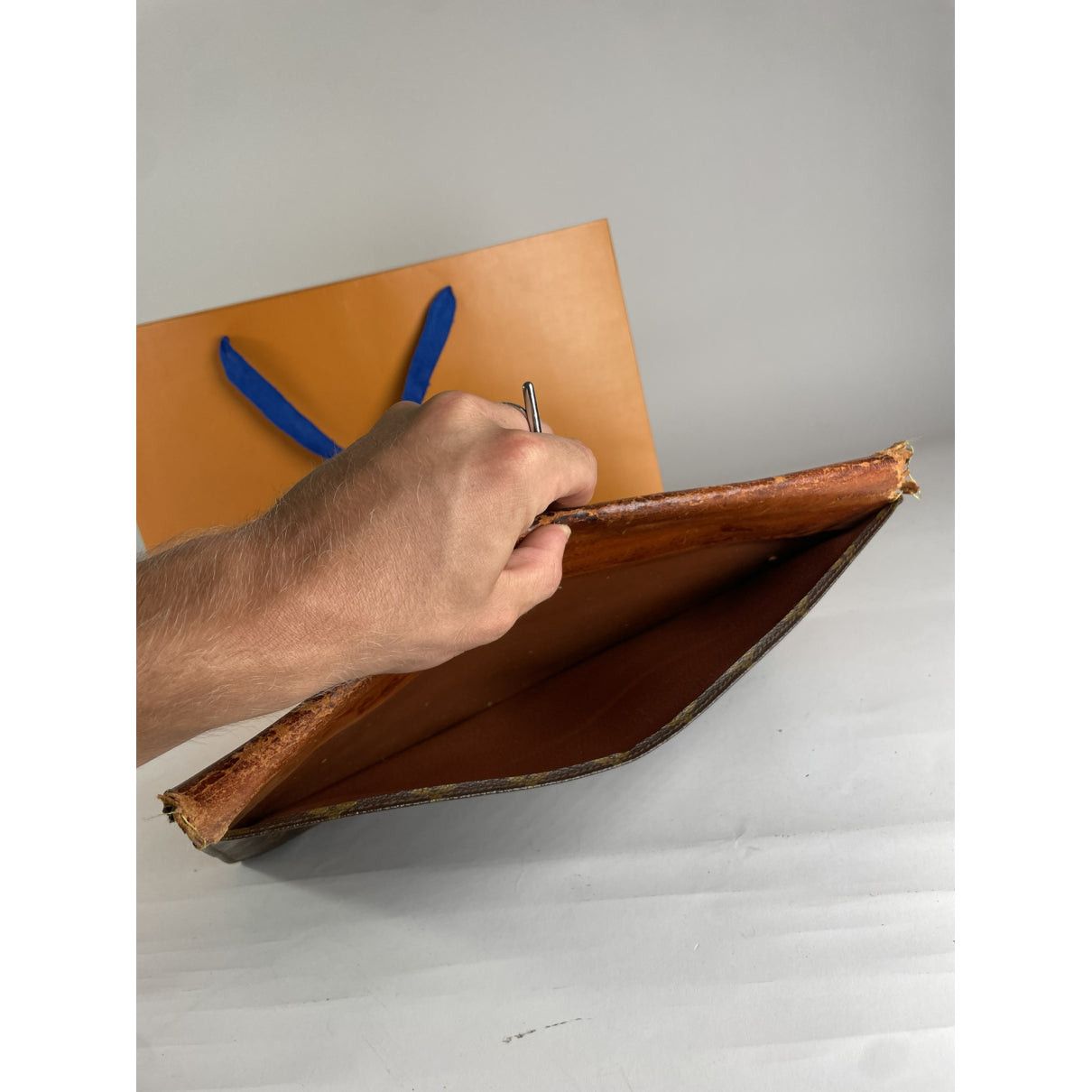 Louis Vuitton Serviette Ambassadeur Brown Leather Clutch Bag Size ONE SIZE - 4 Thumbnail