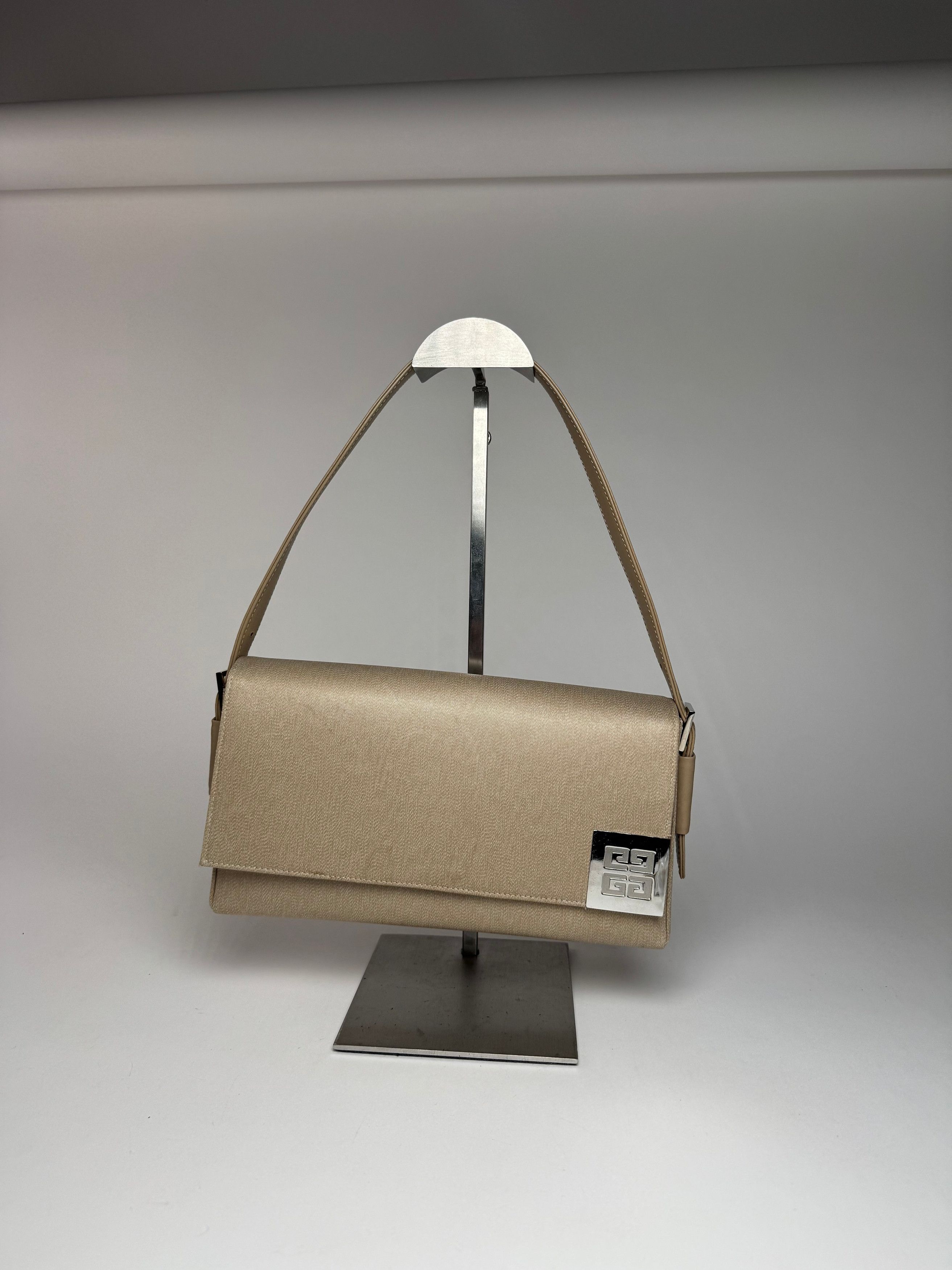 Givenchy Vintage 4G Baguette Bag Beige Size ONE SIZE - 11 Thumbnail