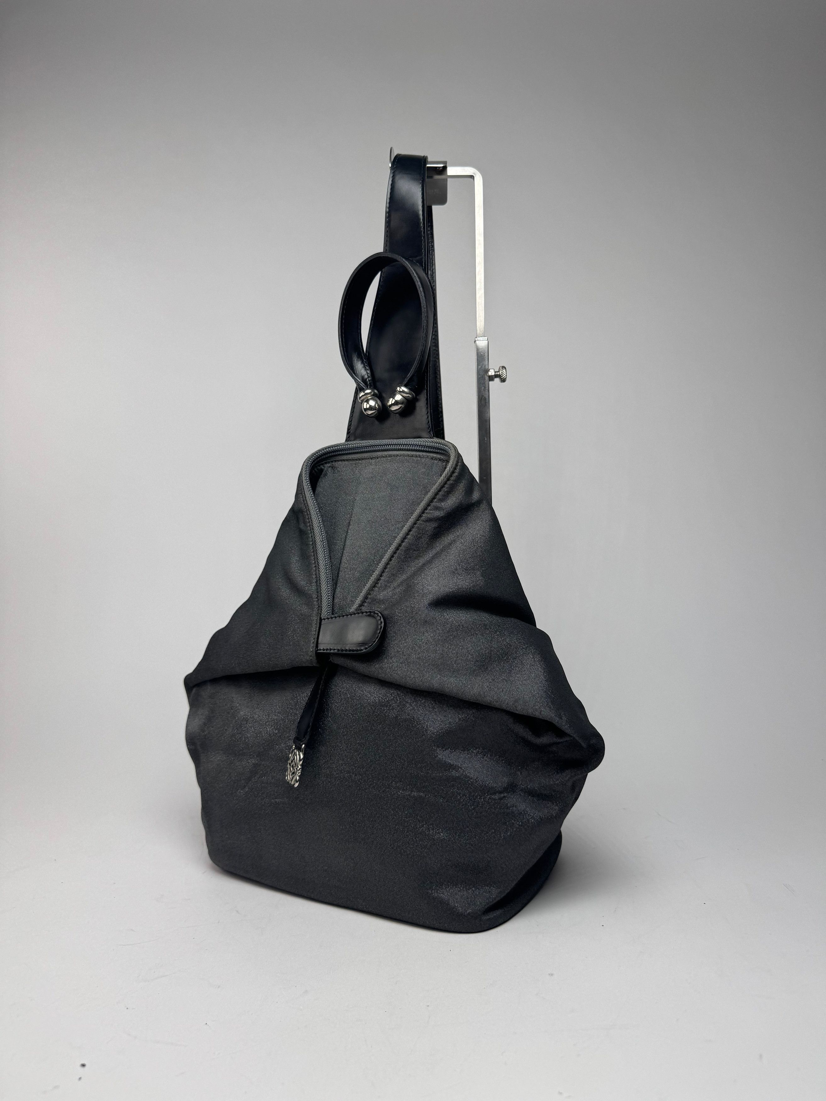 Loewe Vintage Madrid Leather Crossbody Bag / Backpack Size ONE SIZE - 5 Thumbnail