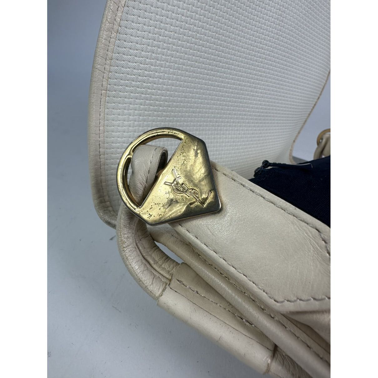 Yves Saint Laurent White Leather Handbag Size ONE SIZE - 4 Thumbnail