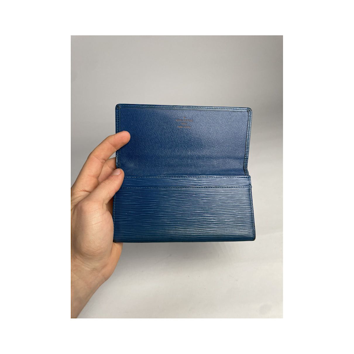 Louis Vuitton Blue Leather Purse Size ONE SIZE - 3 Thumbnail