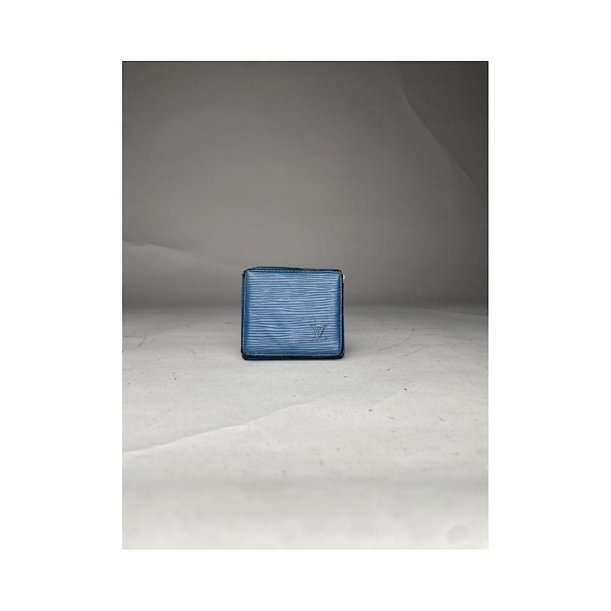 Louis Vuitton Anaé Blue Leather Purse Size ONE SIZE - 2 Thumbnail