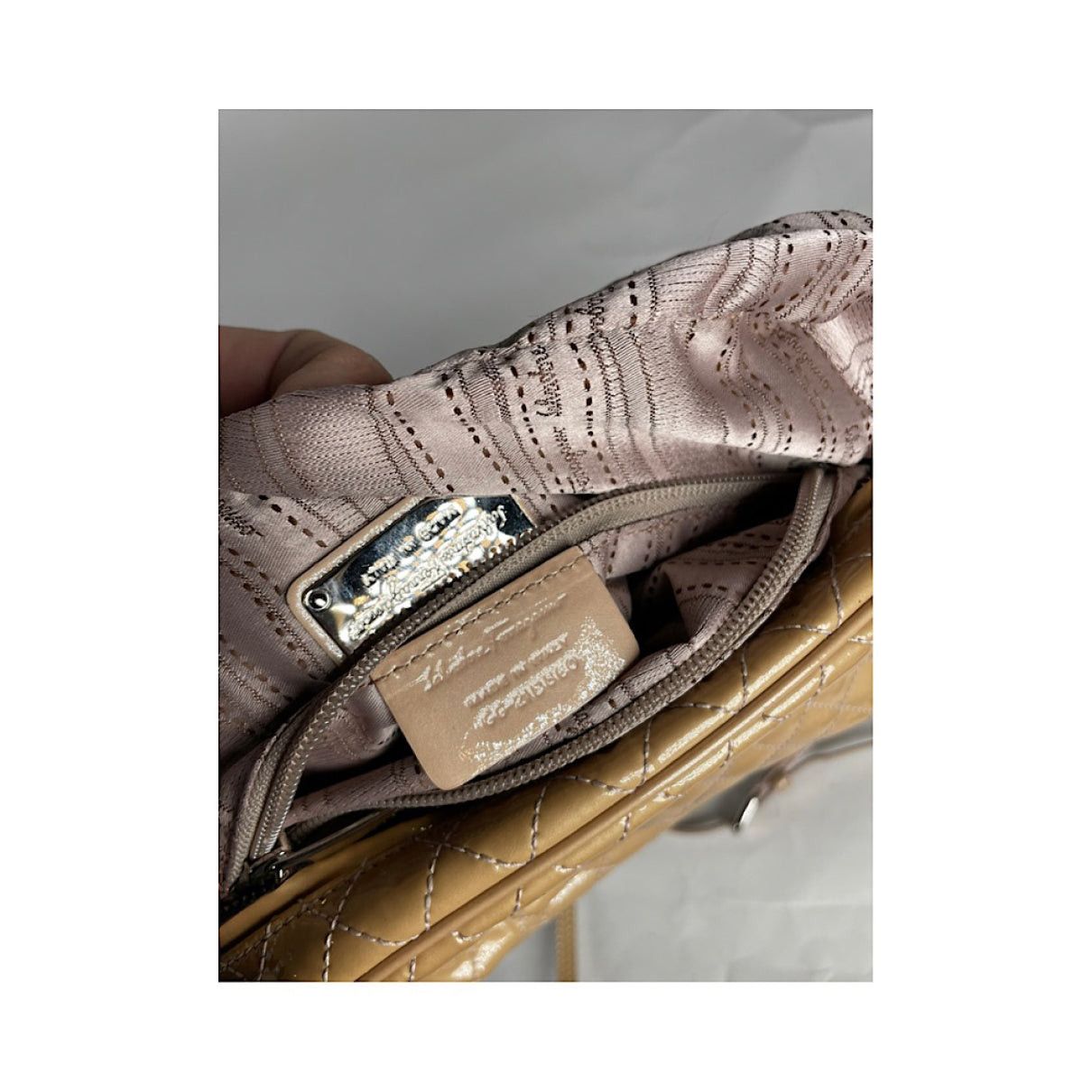 Salvatore Ferragamo Beige Leather Handbag Size ONE SIZE - 4 Thumbnail