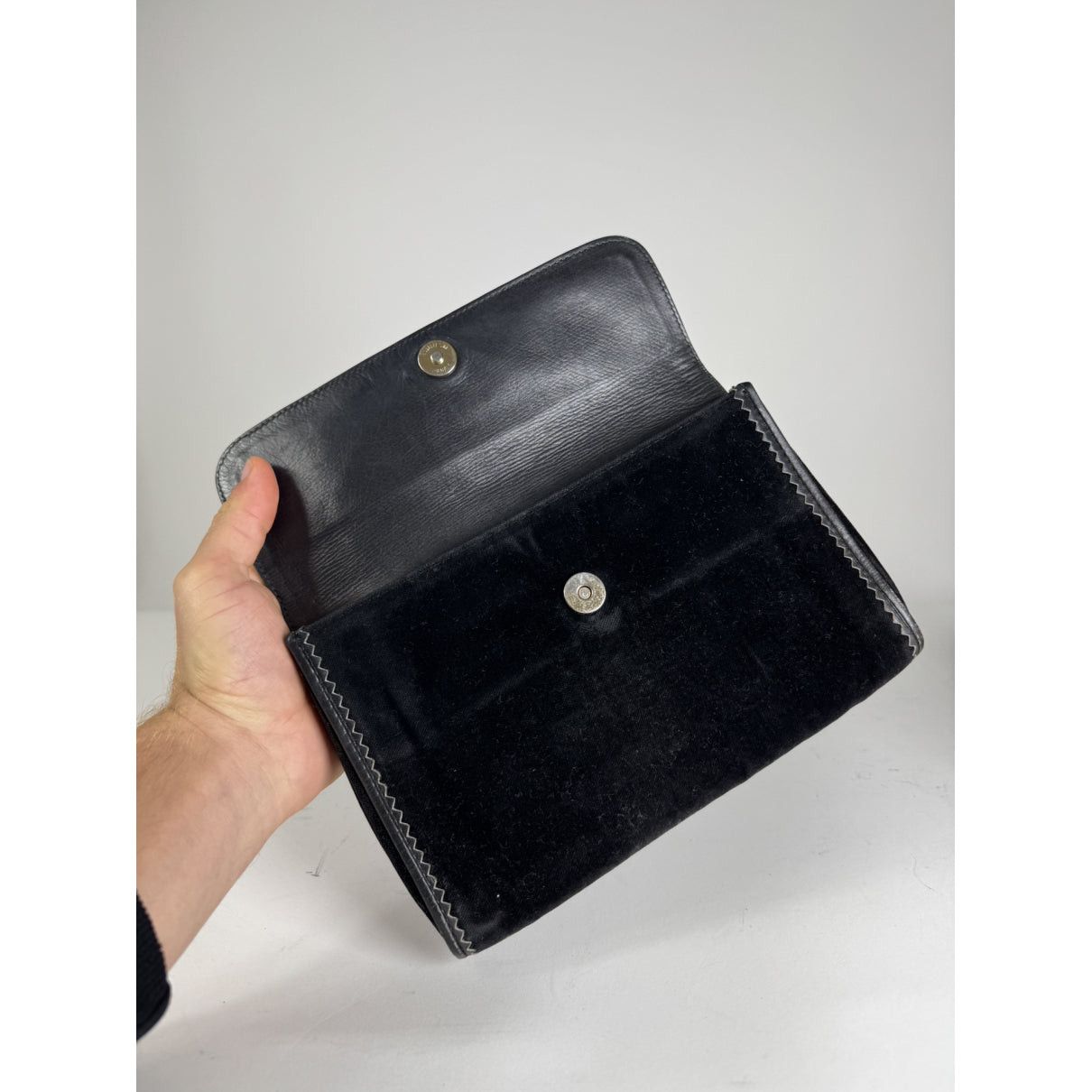 Givenchy Bow Cut Black Leather Clutch Bag Size ONE SIZE - 3 Thumbnail