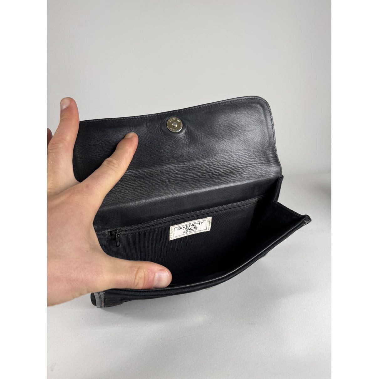 Givenchy Bow Cut Black Leather Clutch Bag Size ONE SIZE - 4 Thumbnail