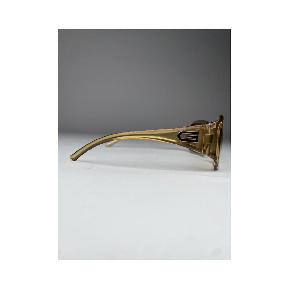 Gucci Ecru Plastic Sunglasses Size ONE SIZE - 2 Thumbnail