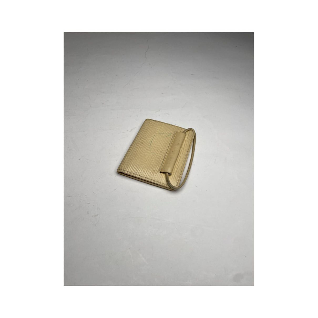 Louis Vuitton Ecru Leather Purse Size ONE SIZE - 5 Thumbnail