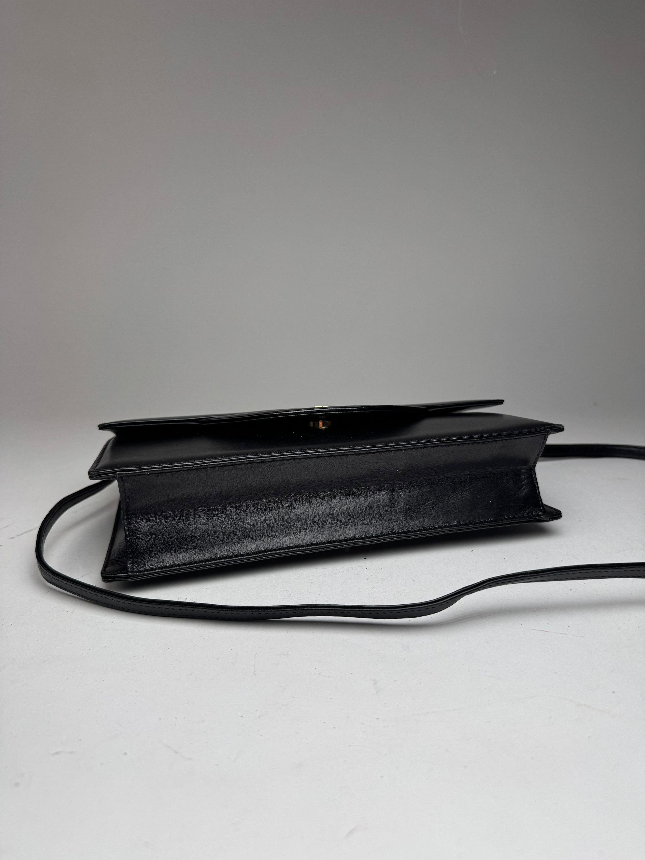 Givenchy Vintage 4G Leather Bag Black Size ONE SIZE - 13 Thumbnail