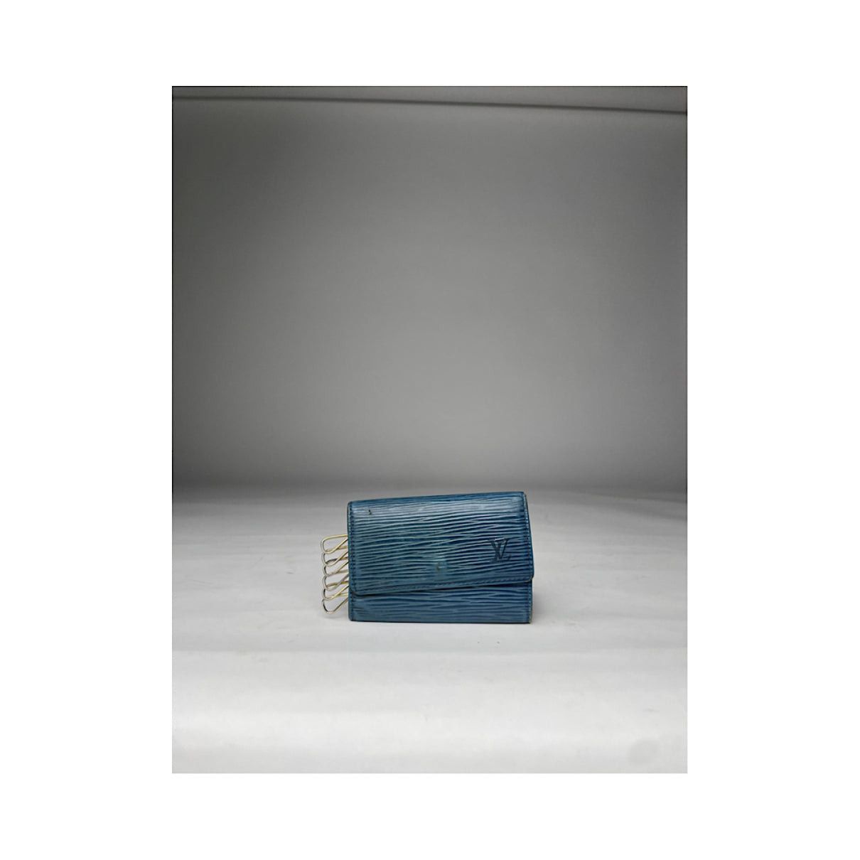 Louis Vuitton Lockme Blue Leather Purse Size ONE SIZE - 2 Thumbnail