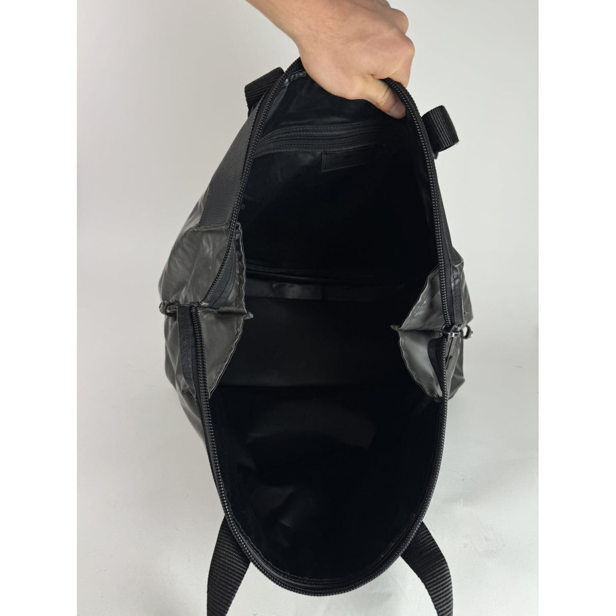 Issey Miyake Black Leather Travel Bag Size ONE SIZE - 5 Thumbnail