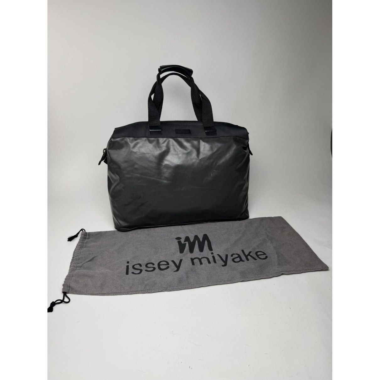 Issey Miyake Black Leather Travel Bag Size ONE SIZE - 2 Thumbnail