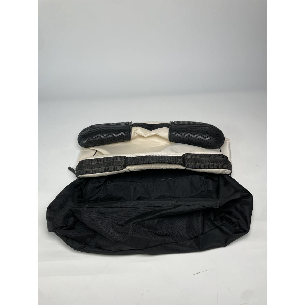 Issey Miyake White Polyester Handbag Size ONE SIZE - 2 Thumbnail