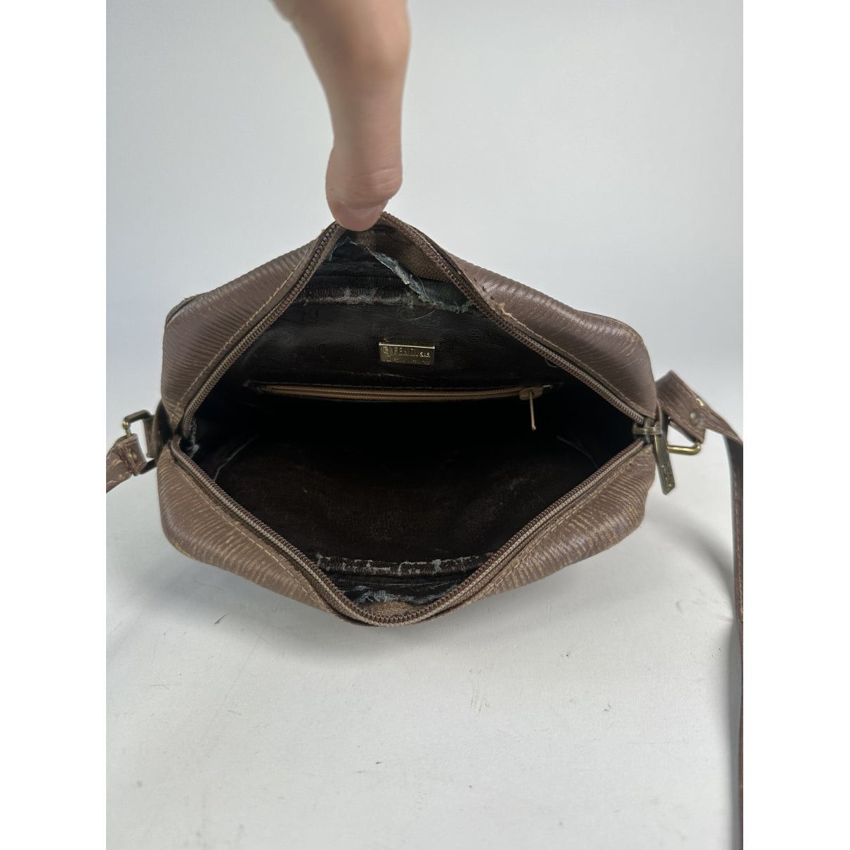 Fendi Baguette Brown Patent Leather Handbag Size ONE SIZE - 3 Thumbnail