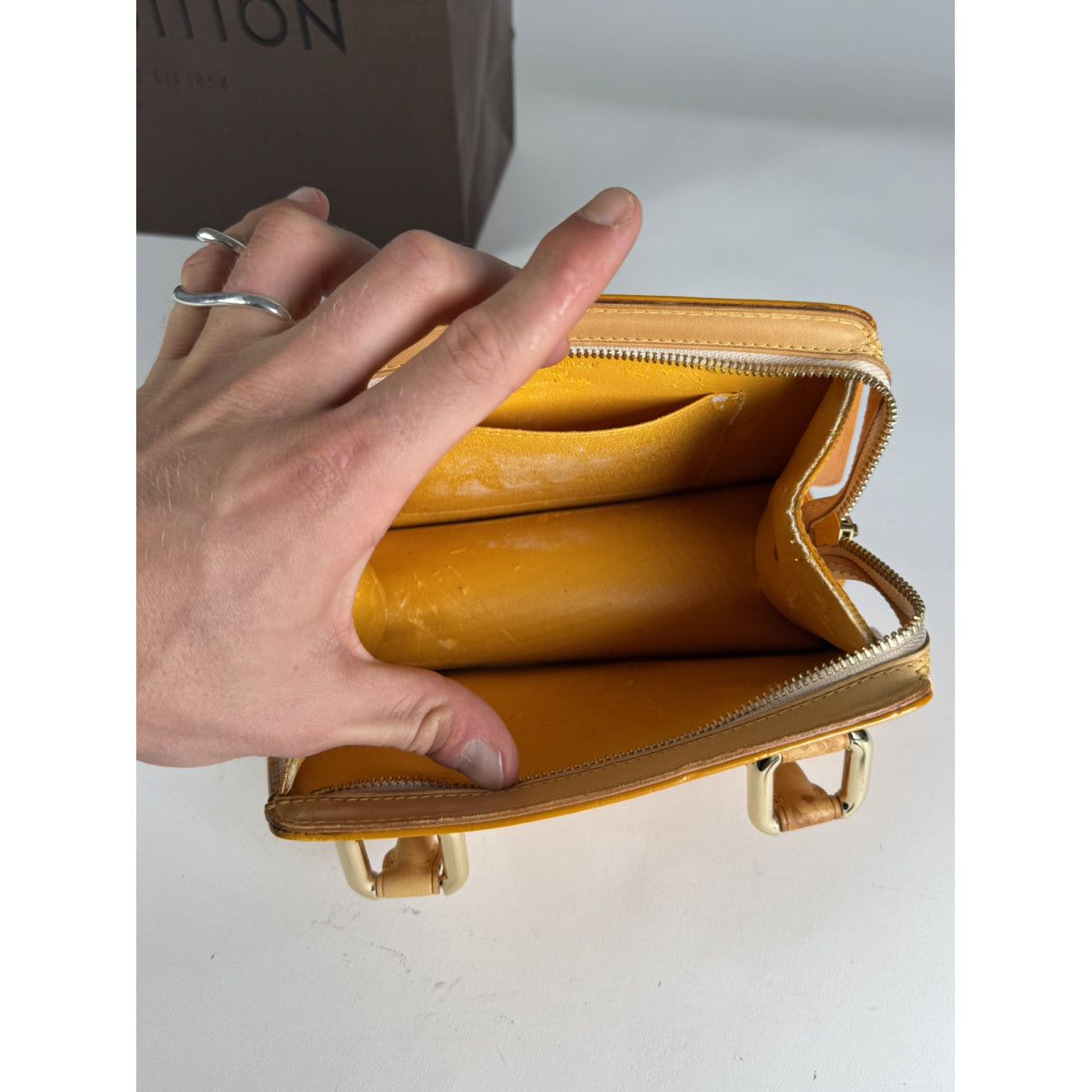 Louis Vuitton Forsyth Yellow Patent Leather Handbag Size ONE SIZE - 4 Thumbnail
