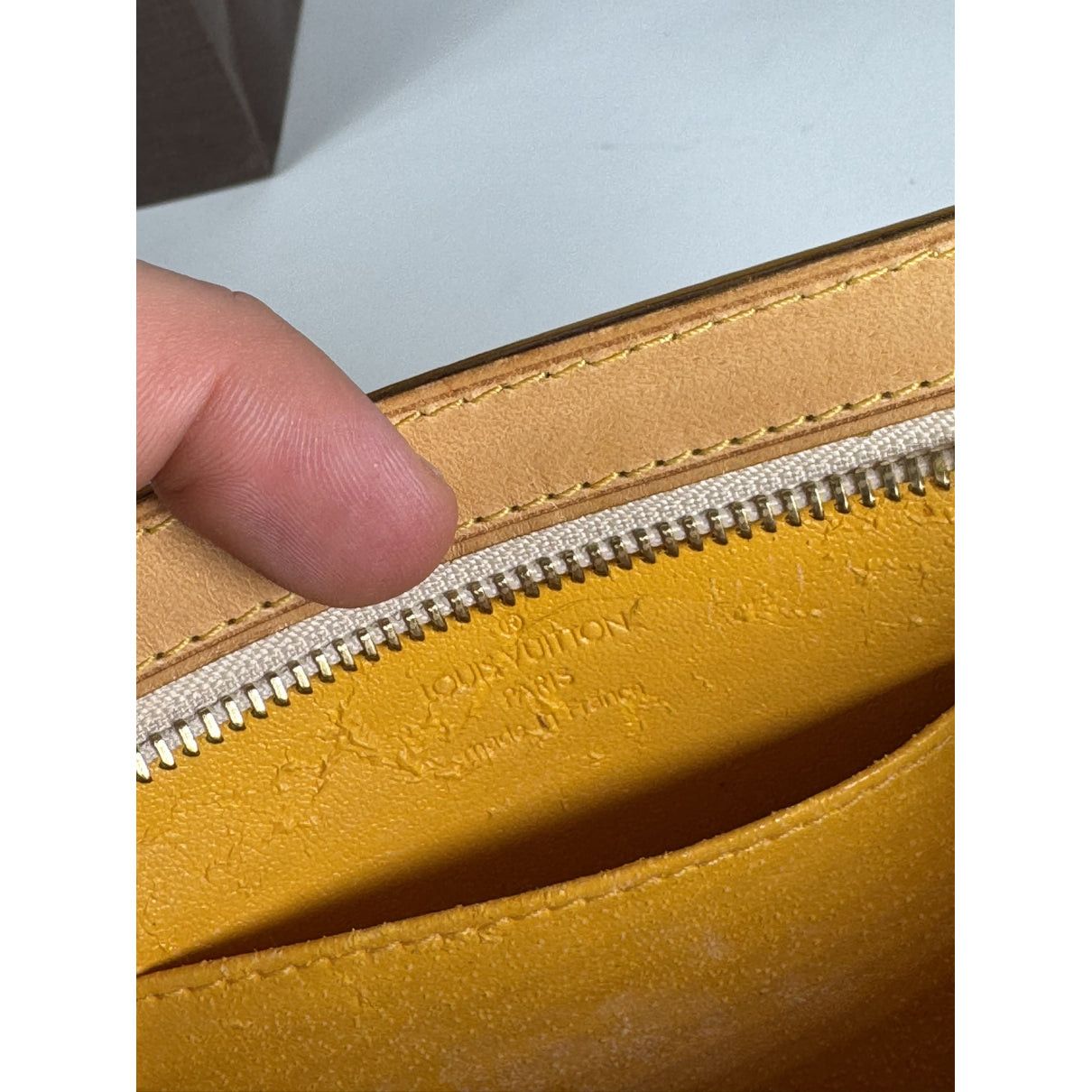 Louis Vuitton Forsyth Yellow Patent Leather Handbag Size ONE SIZE - 2 Thumbnail