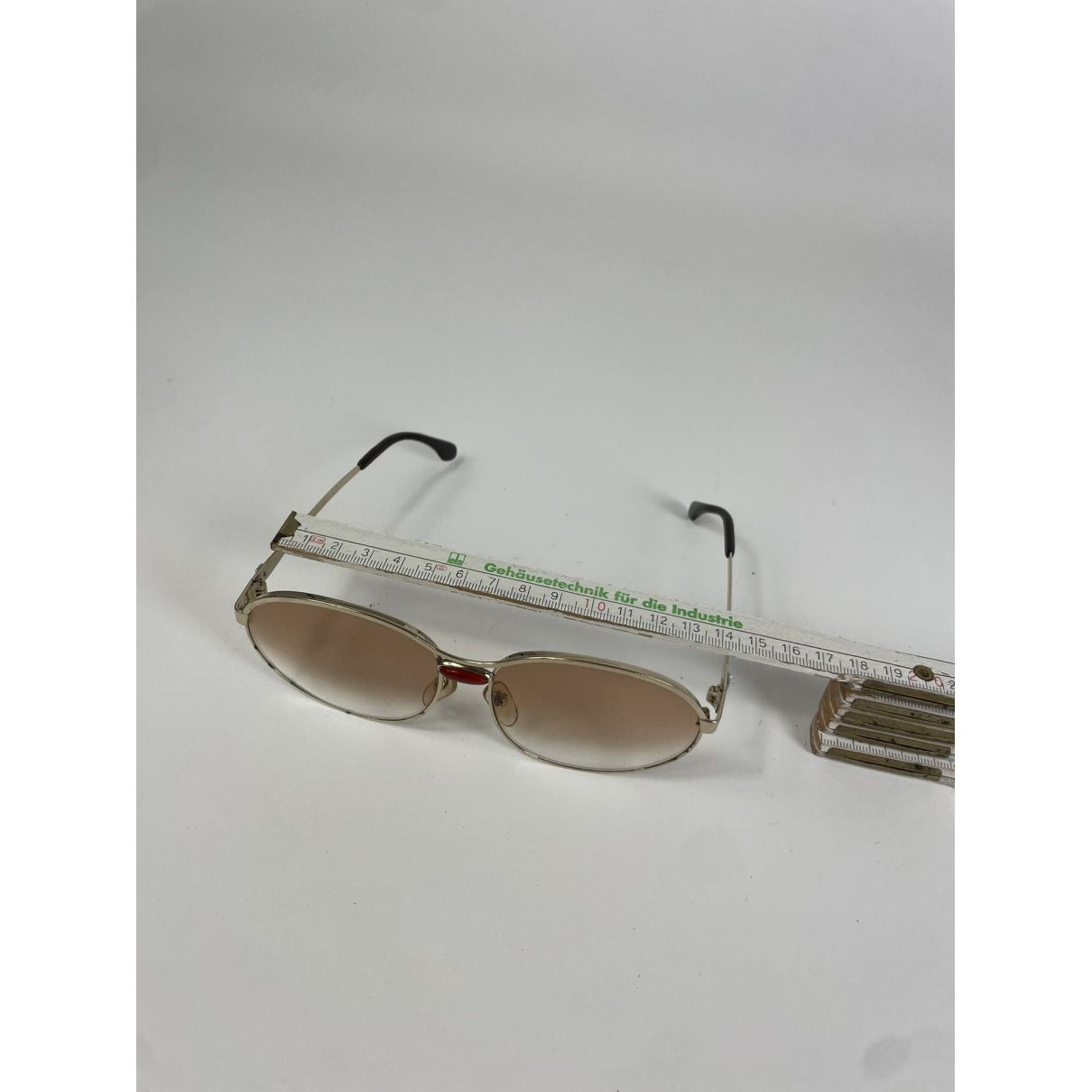 Yves Saint Laurent Pink Metal Sunglasses Size ONE SIZE - 5 Thumbnail
