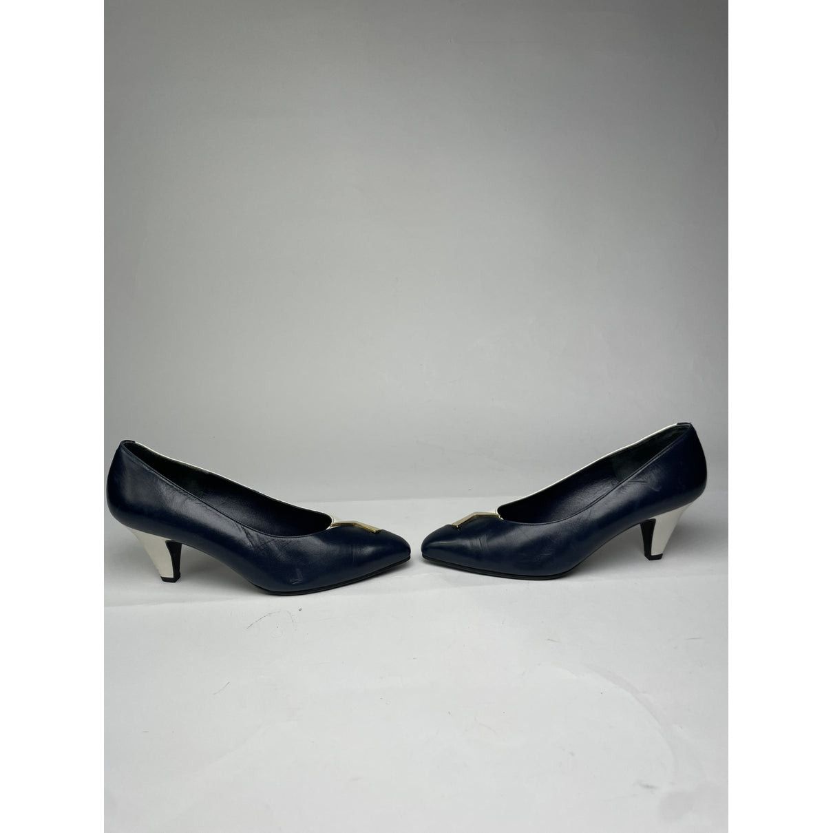 Givenchy White Leather Heel Size US 5 / IT 35 - 3 Thumbnail