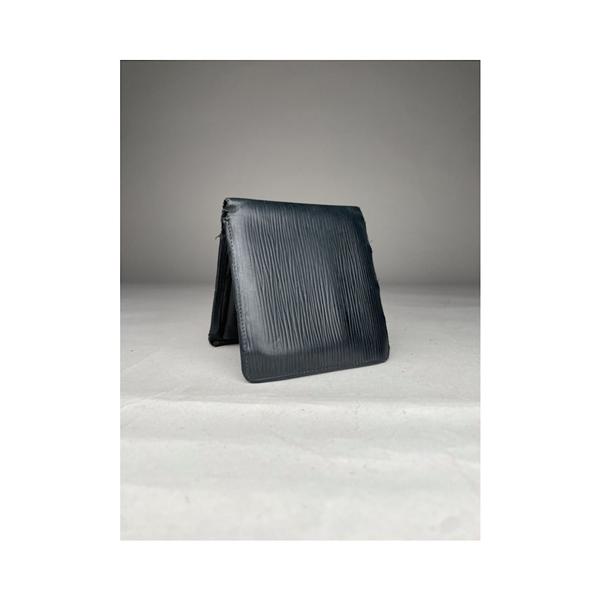 Louis Vuitton Black Leather Purse Size ONE SIZE - 2 Thumbnail