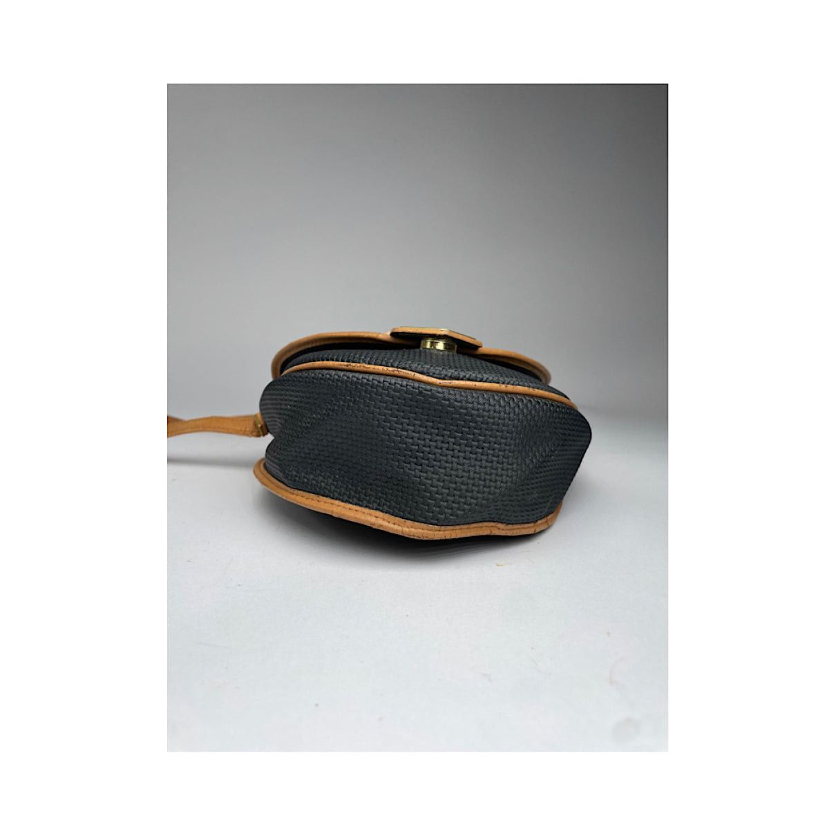 Yves Saint Laurent Black Leather Handbag Size ONE SIZE - 5 Thumbnail