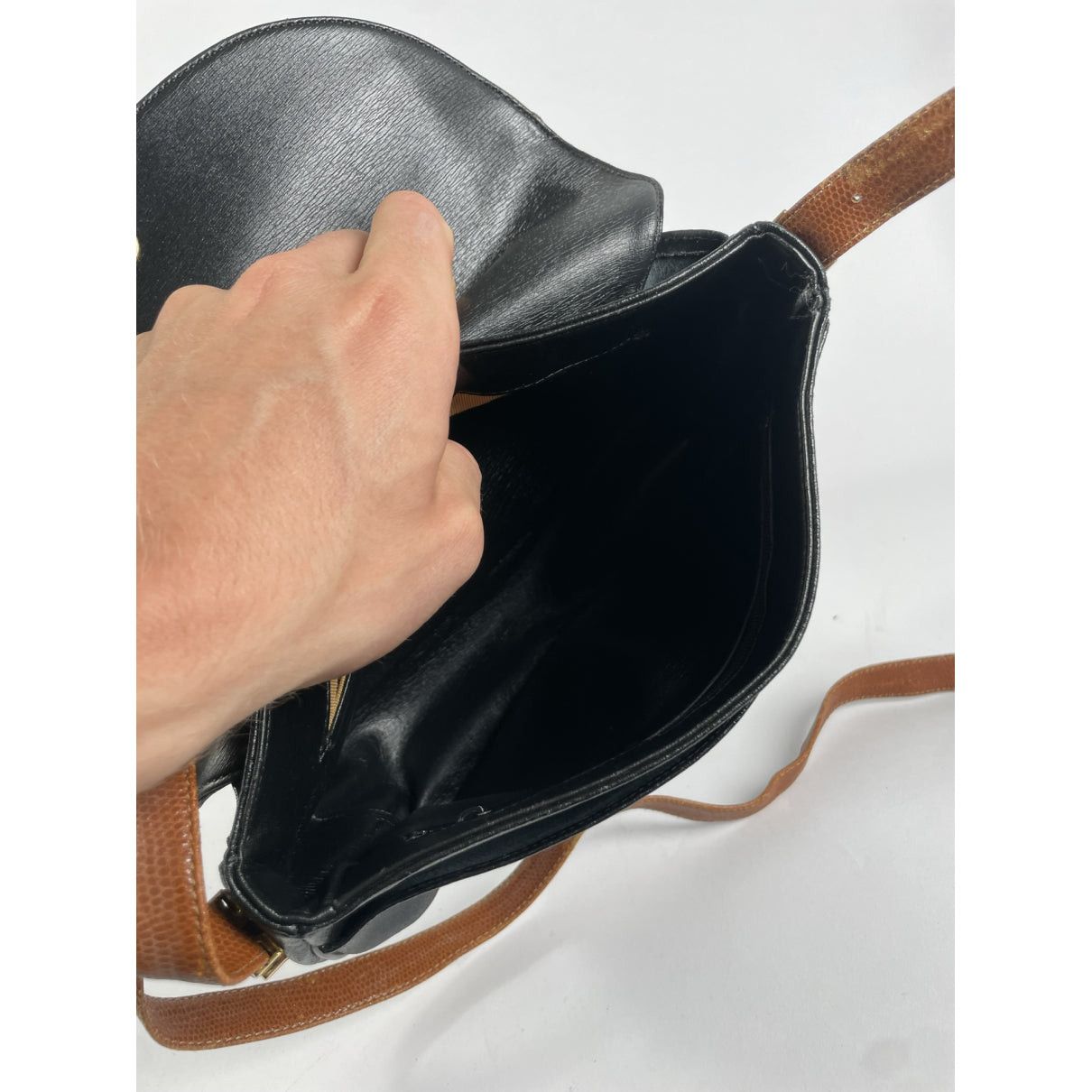Givenchy GV3 Black Leather Handbag Size ONE SIZE - 3 Thumbnail
