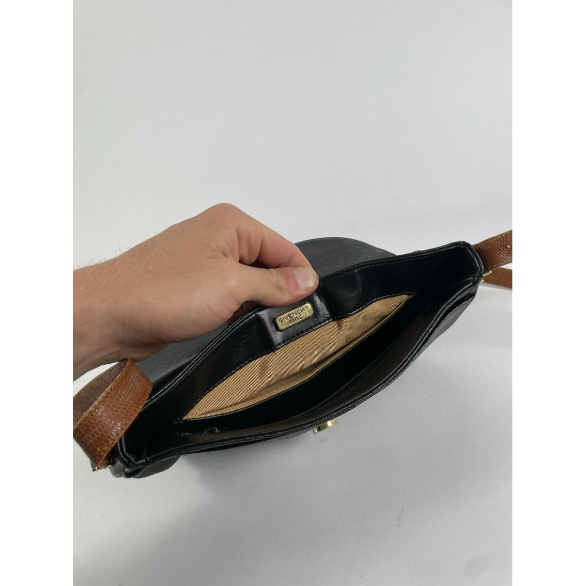 Givenchy GV3 Black Leather Handbag Size ONE SIZE - 2 Thumbnail