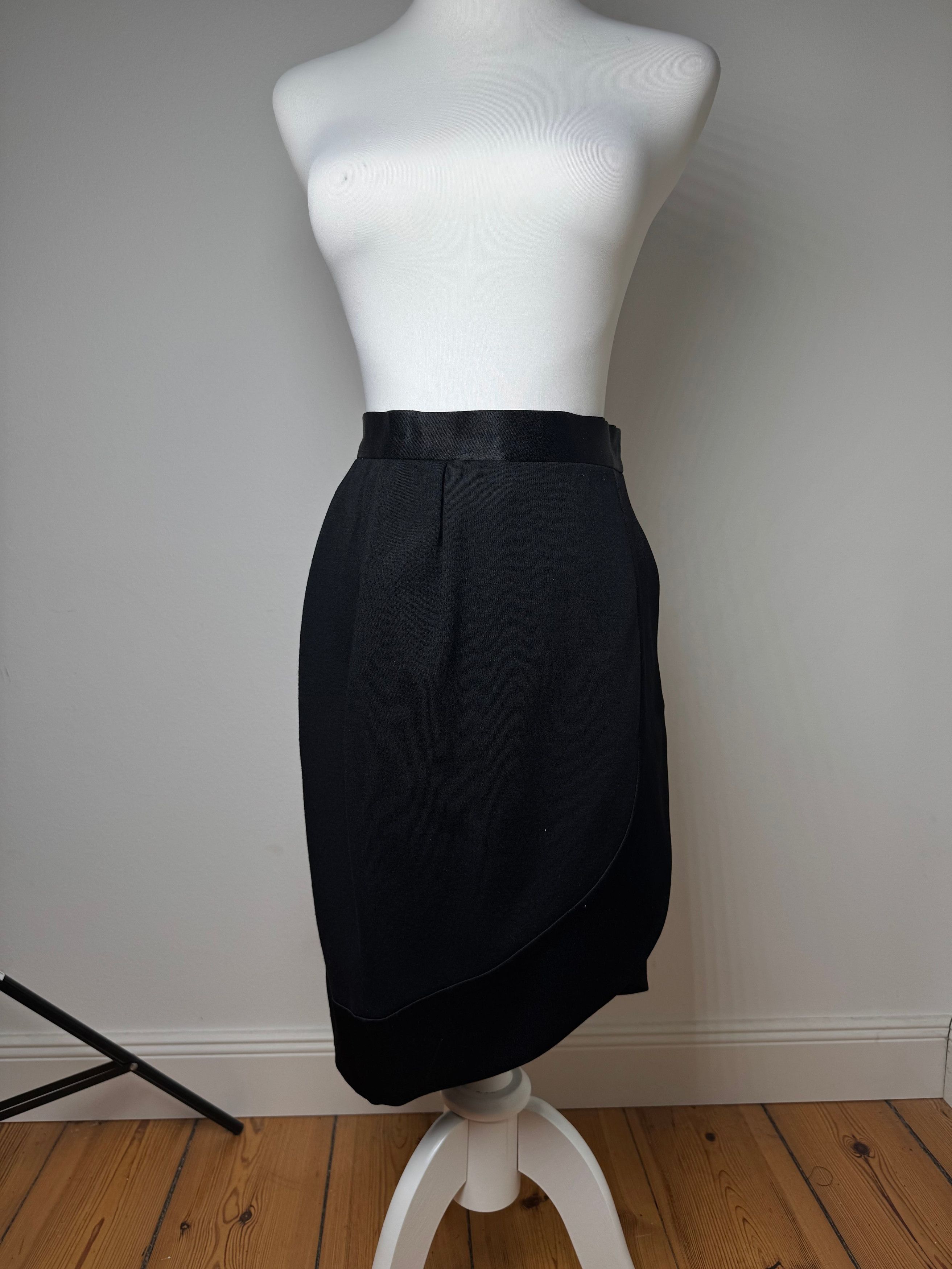 Other Vintage Yves Saint Laurent Skirt M black Size 30" / US 8 / IT 44 - 9 Thumbnail