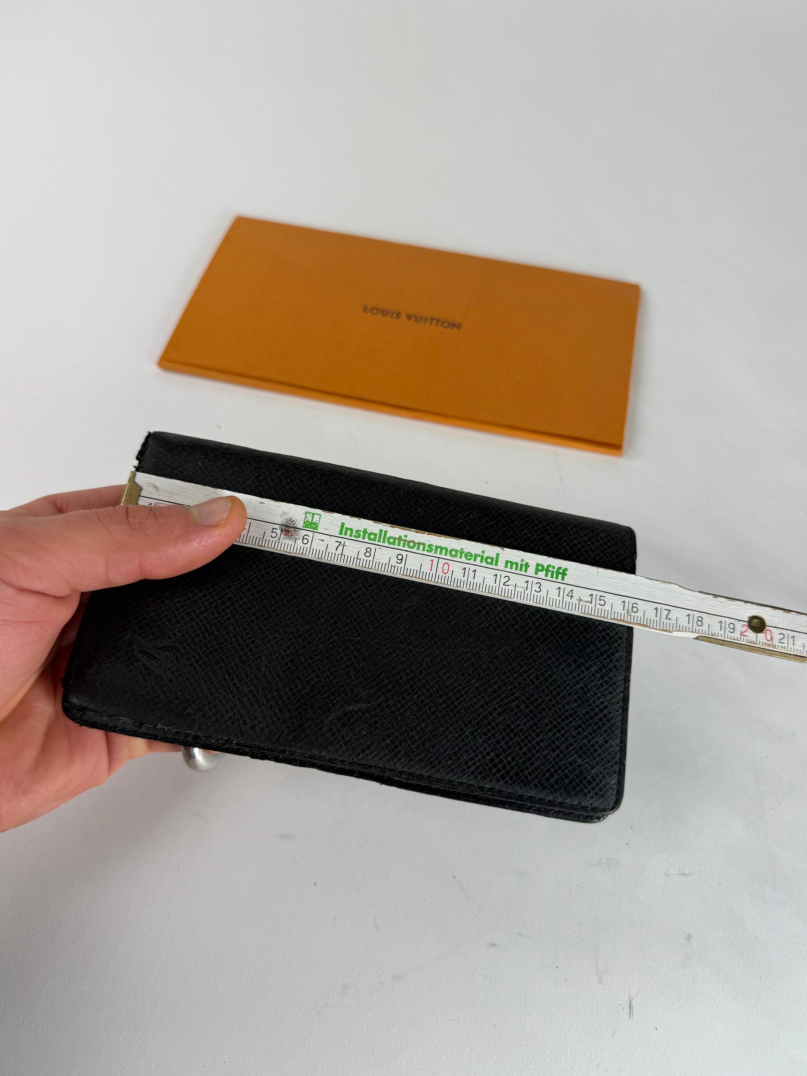 Louis Vuitton Vintage Taiga Leather Card Holder / ID Holder Black Size ONE SIZE - 10 Thumbnail