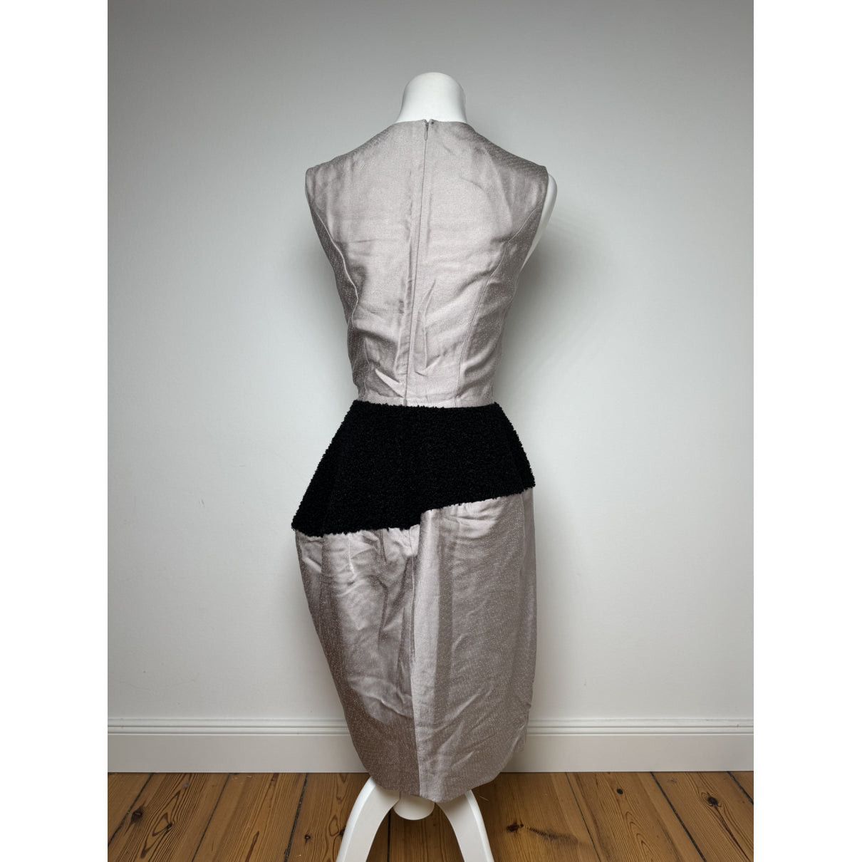 Yves Saint Laurent Silver Silk Dresse Size S / US 4 / IT 40 - 4 Thumbnail