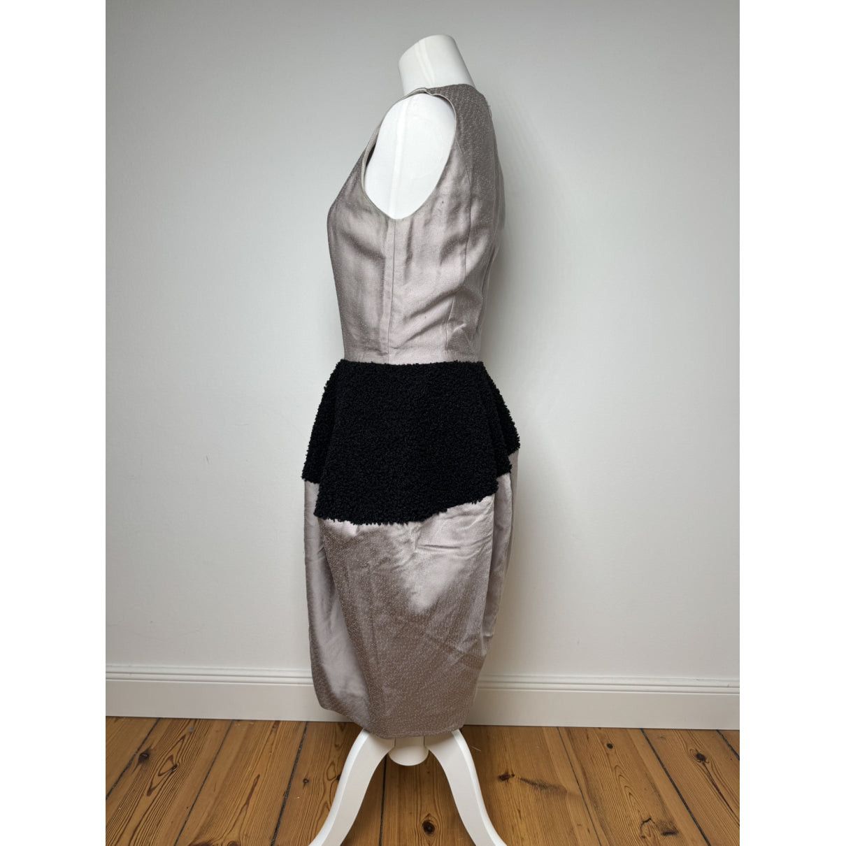 Yves Saint Laurent Silver Silk Dresse Size S / US 4 / IT 40 - 3 Thumbnail