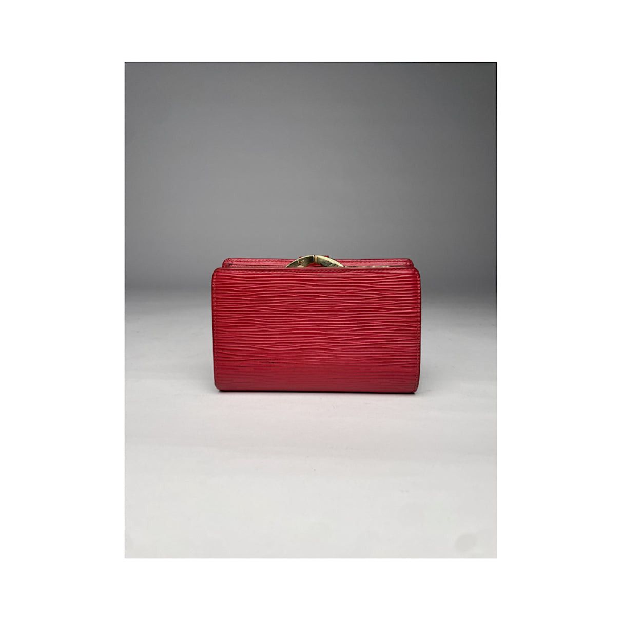 Louis Vuitton Capucines Red Leather Wallet Size ONE SIZE - 3 Thumbnail