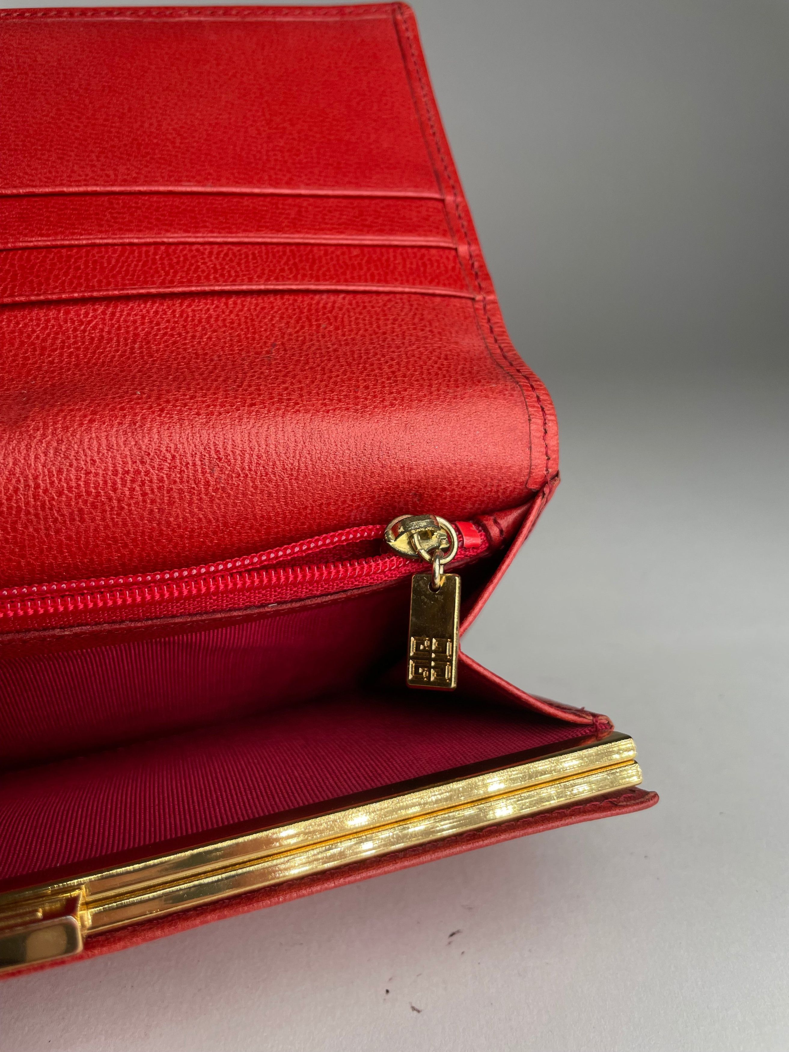 Givenchy Vintage GV3 Leather Wallet Red Size ONE SIZE - 12 Thumbnail