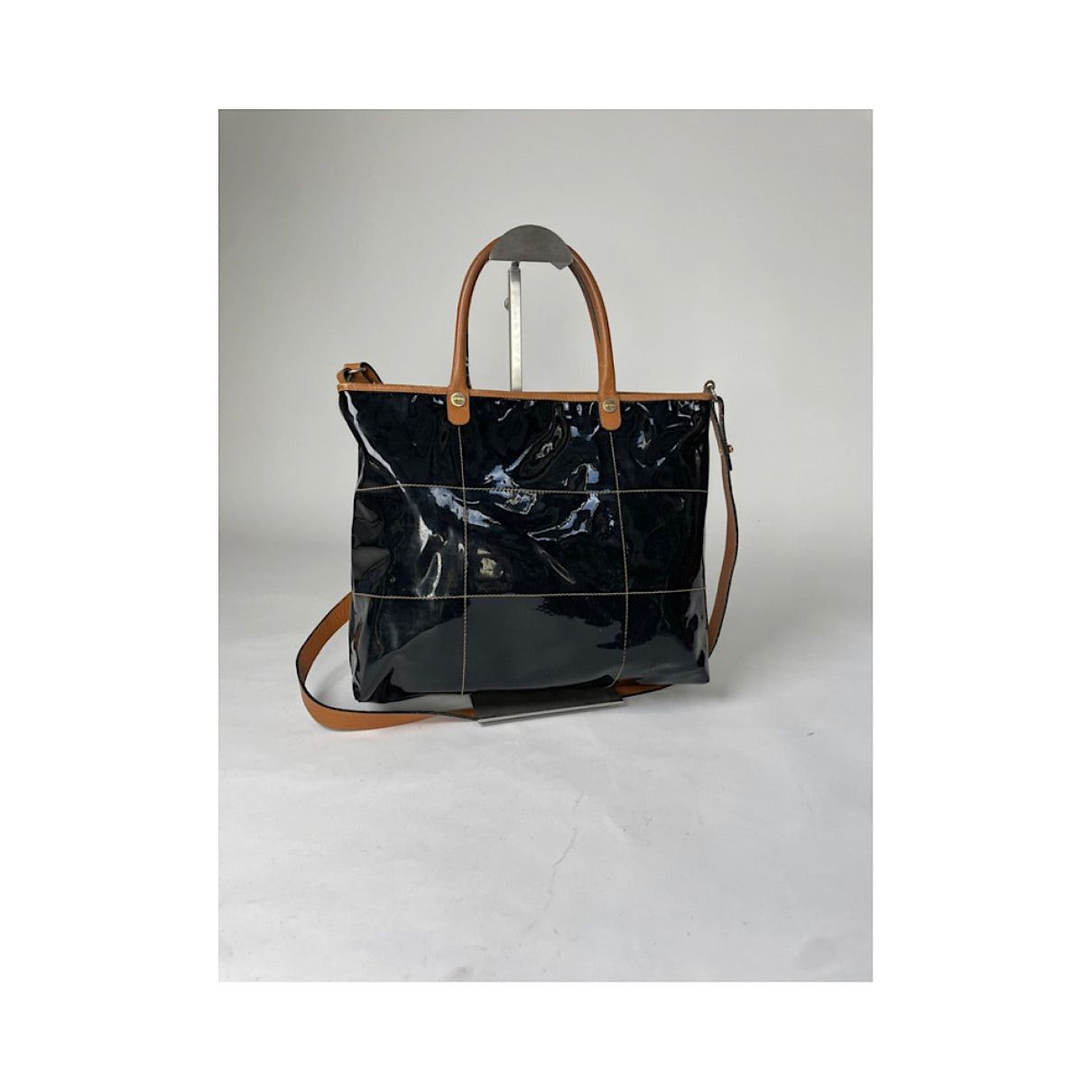 Salvatore Ferragamo Wanda Black Patent Leather Handbag Size ONE SIZE - 5 Thumbnail