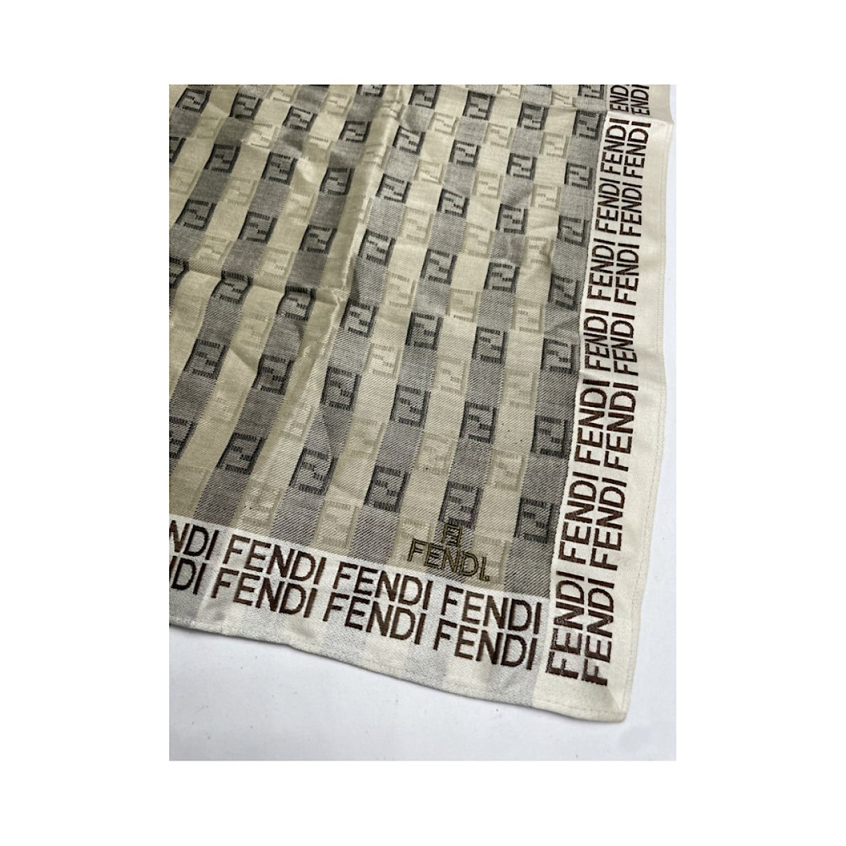 Fendi Green Silk Scarf Size ONE SIZE - 2 Thumbnail