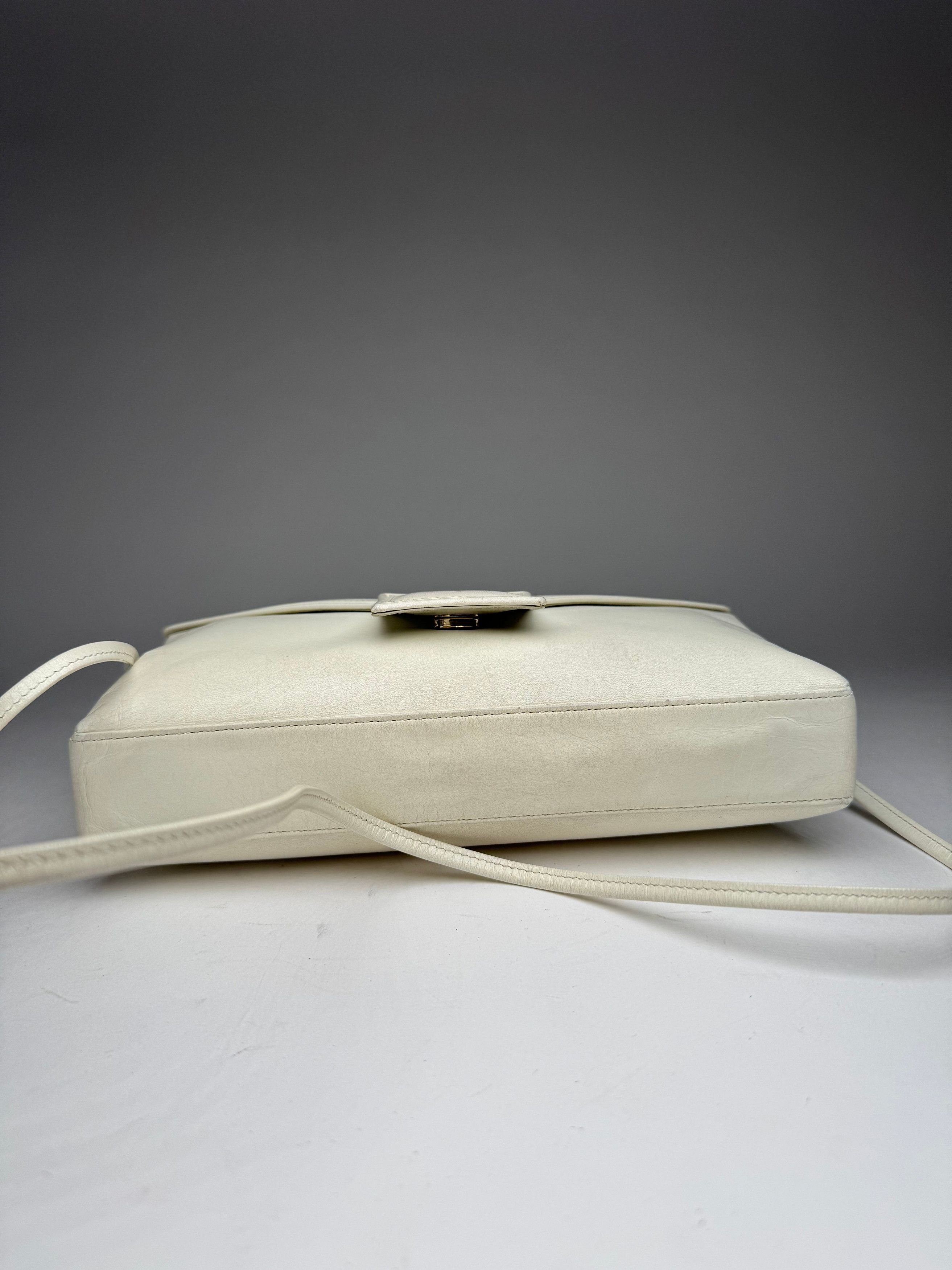 Givenchy Vintage 4G leather Bag White Size ONE SIZE - 10 Thumbnail