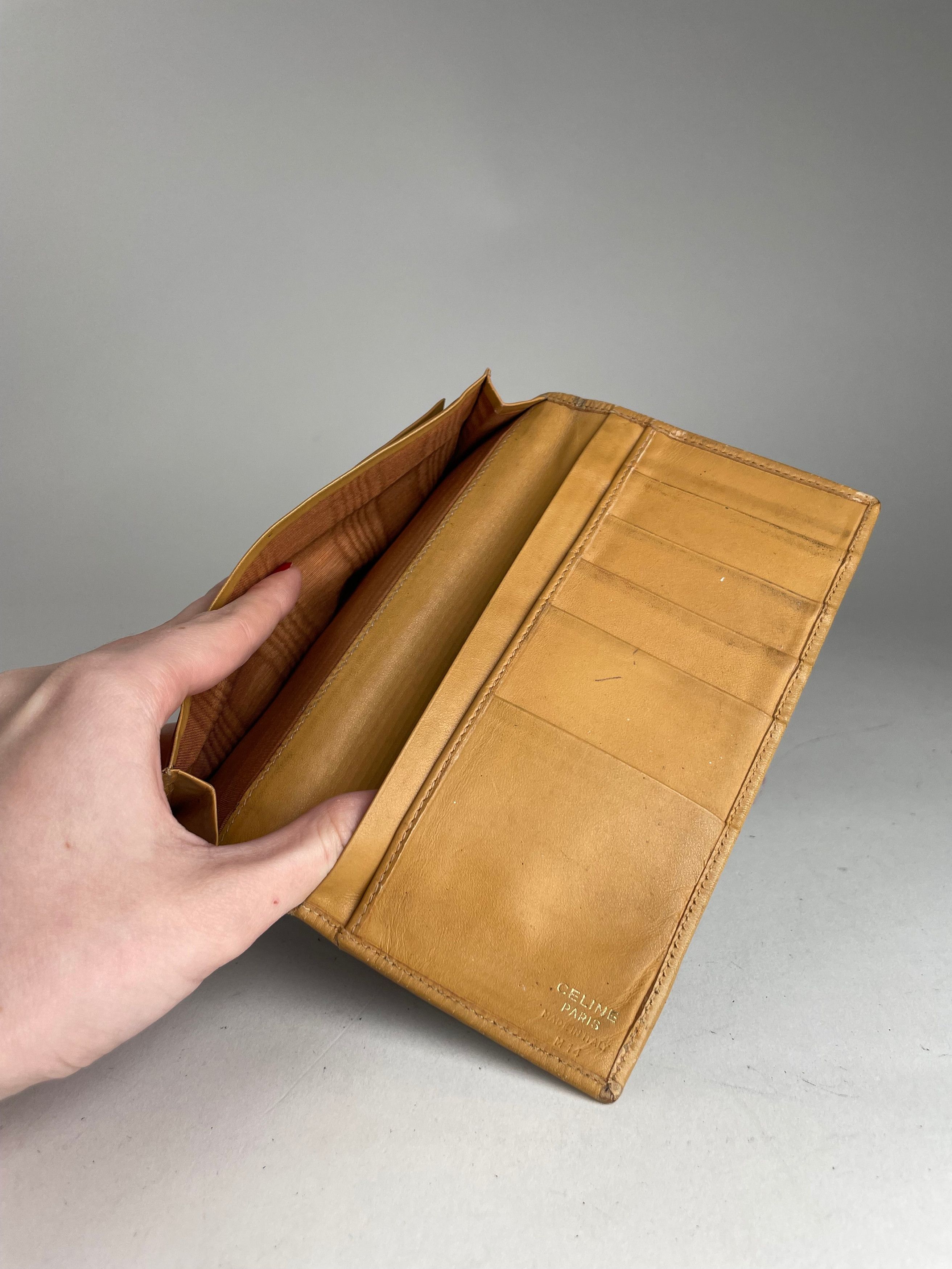 Celine Vintage Paris Leather Monogram ID holder Size ONE SIZE - 7 Thumbnail
