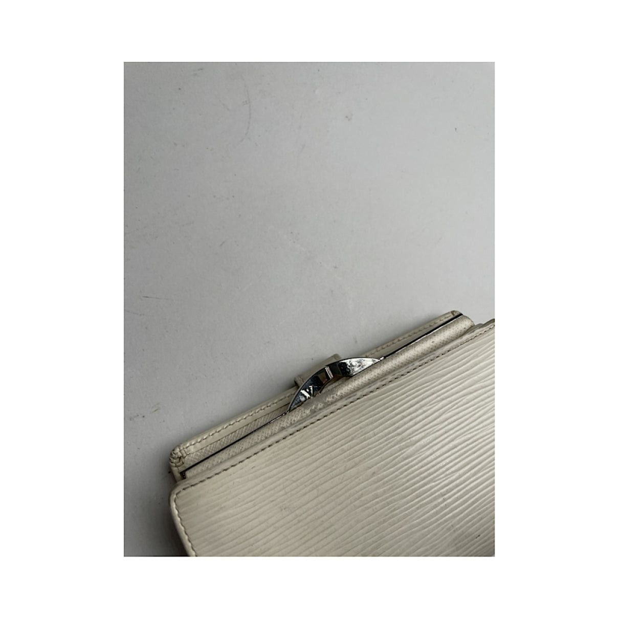 Louis Vuitton Louise White Leather Wallet Size ONE SIZE - 4 Thumbnail