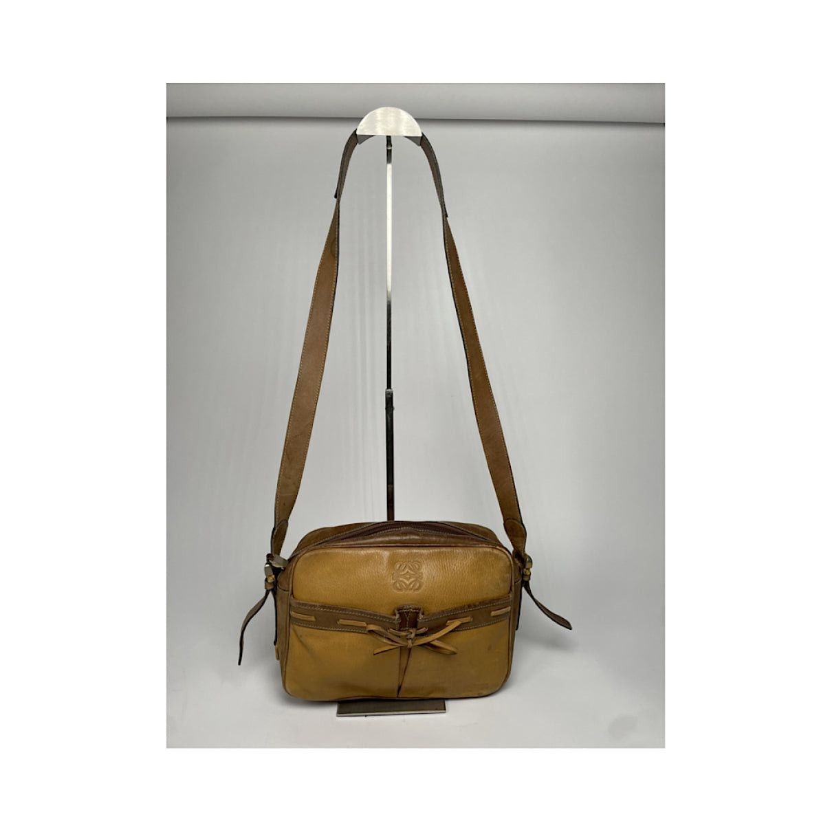 Loewe Flamenco Beige Leather Handbag Size ONE SIZE - 2 Thumbnail