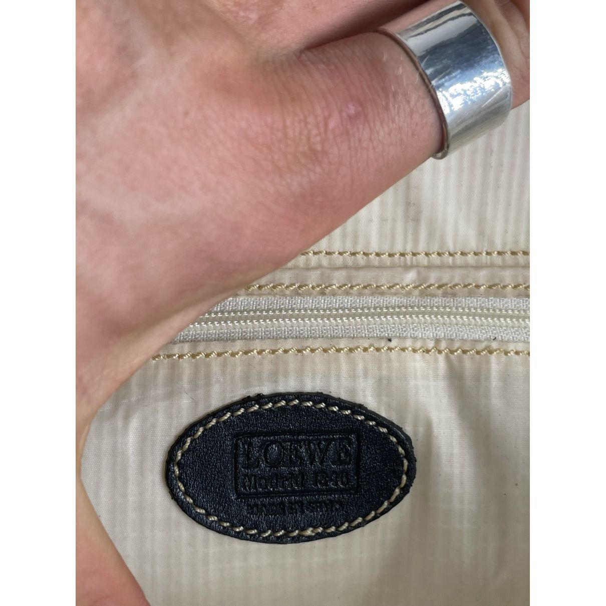 Loewe Anagram Basket White Leather Handbag Size ONE SIZE - 3 Thumbnail