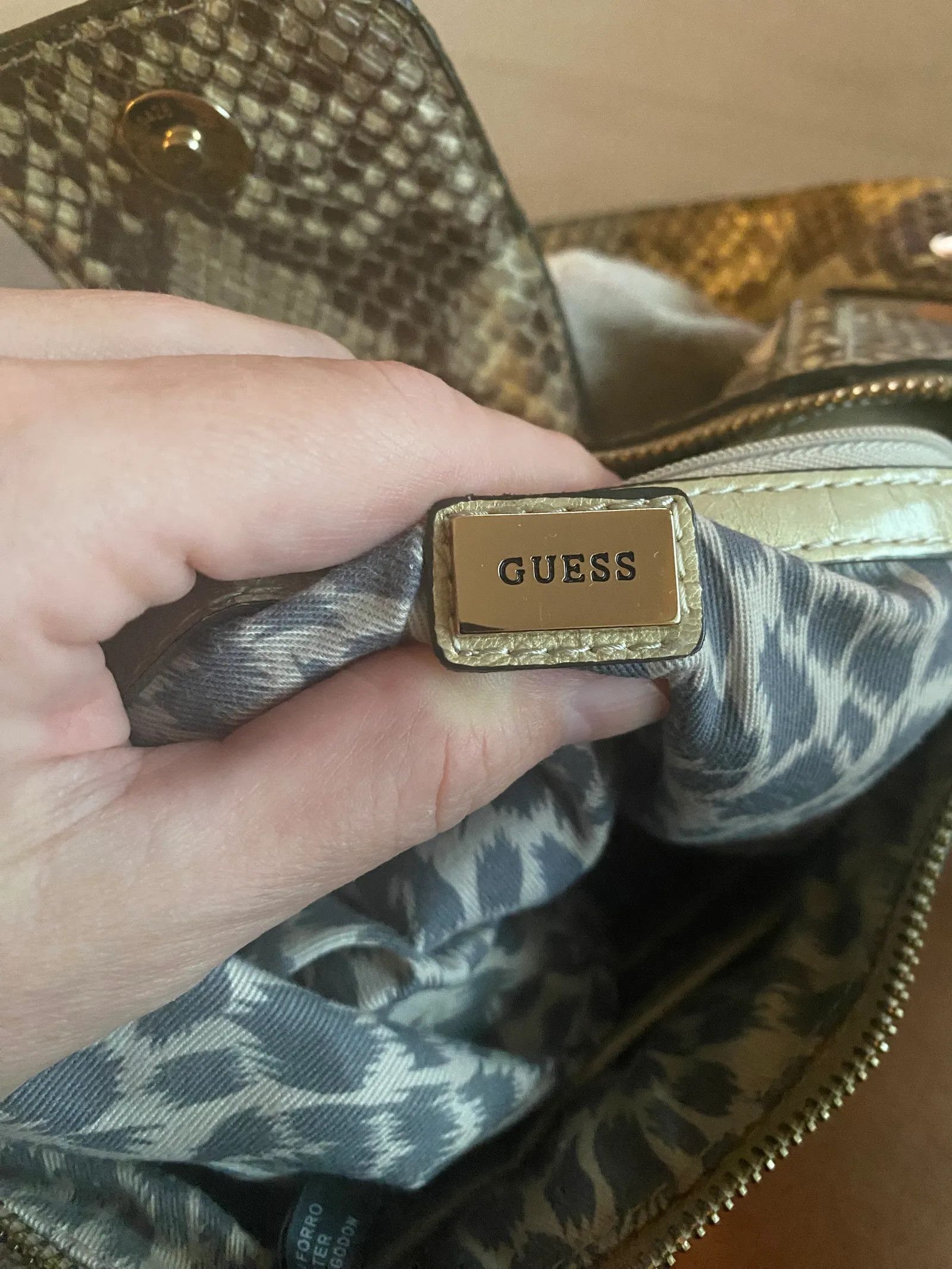 Guess Guess Bucket Bag Size ONE SIZE - 2 Thumbnail