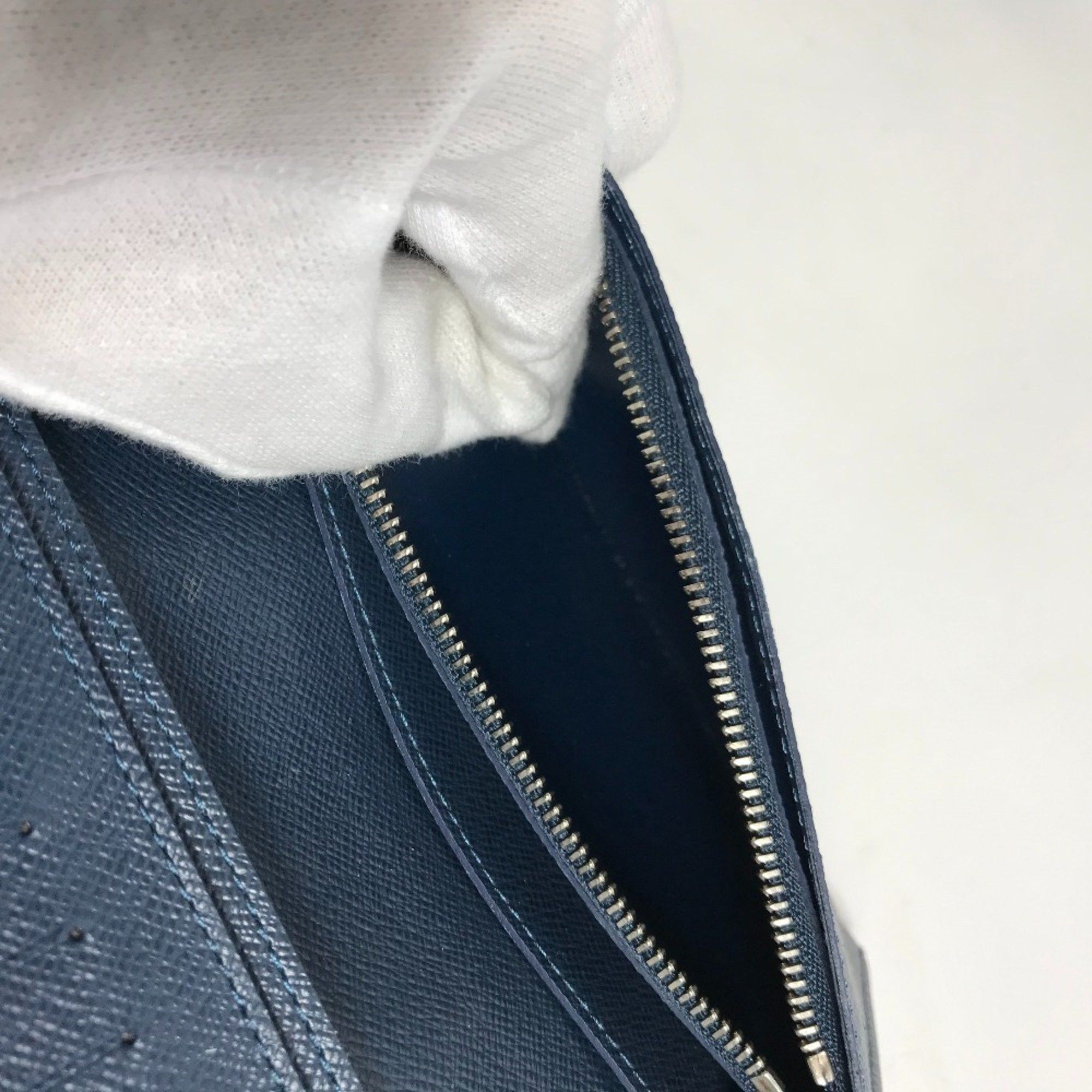 Louis Vuitton LOUIS VUITTON M30662 Taiga Portefeuille Brazza Bifold Long Wallet in Leather, Men's, Ocean Blue Size ONE SIZE - 10 Thumbnail