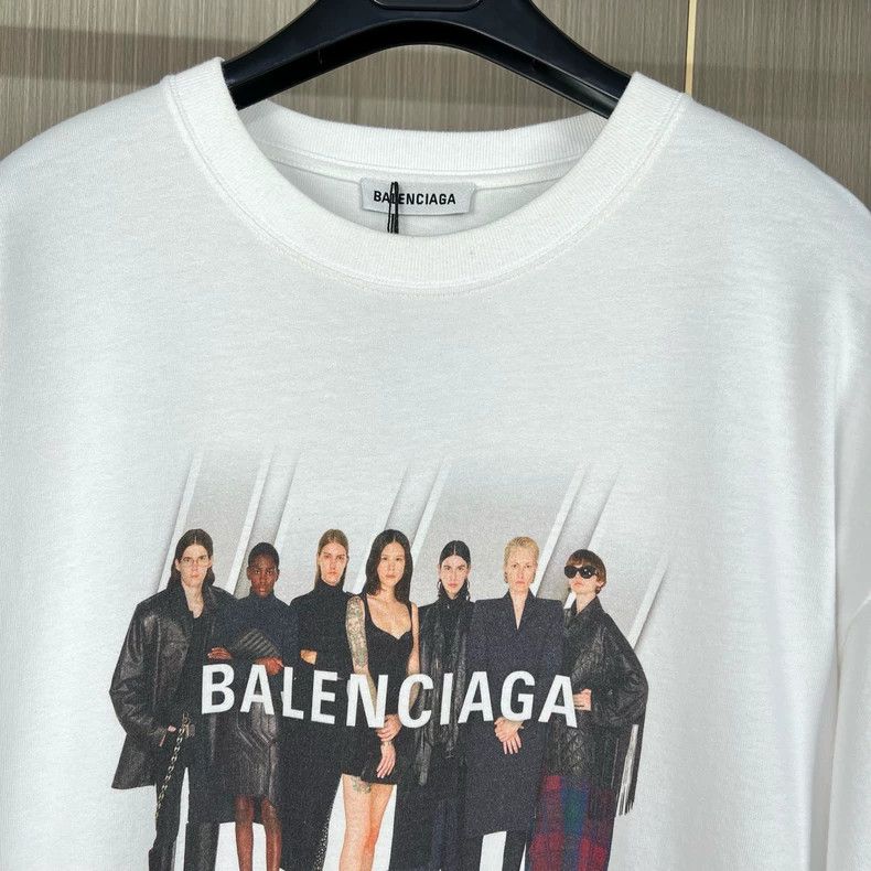 Balenciaga Balenciaga Portrait & Letter Print T-shirt - dmc Size US S / EU 44-46 / 1 - 3 Thumbnail