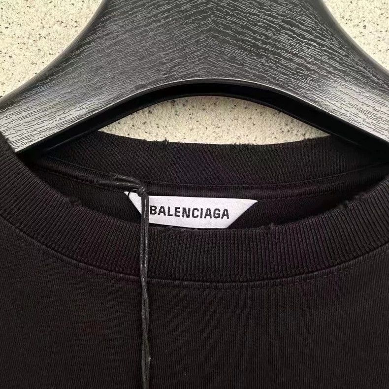 Balenciaga Balenciaga Moon Bear Distressed T-shirt - dmc Size US M / EU 48-50 / 2 - 2 Thumbnail