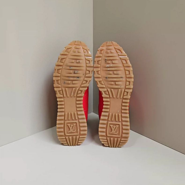 Louis Vuitton LV x Supreme Run Away Leather Sneakers - dmc Size US 7.5 / EU 40-41 - 5 Thumbnail