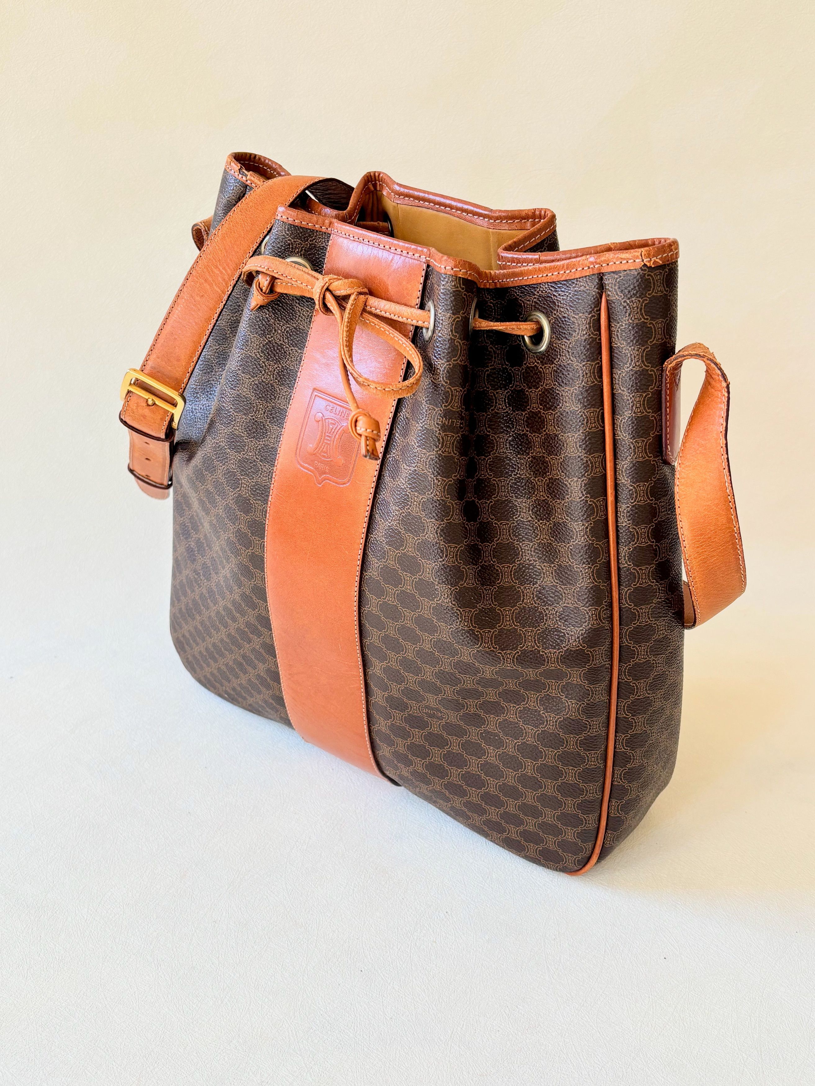 CÉLINE Sac seau Triomphe